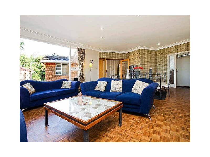 1 Benwerrin Lane, Carss Park NSW 2221