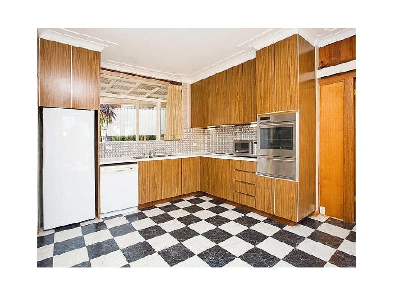 1 Benwerrin Lane, Carss Park NSW 2221