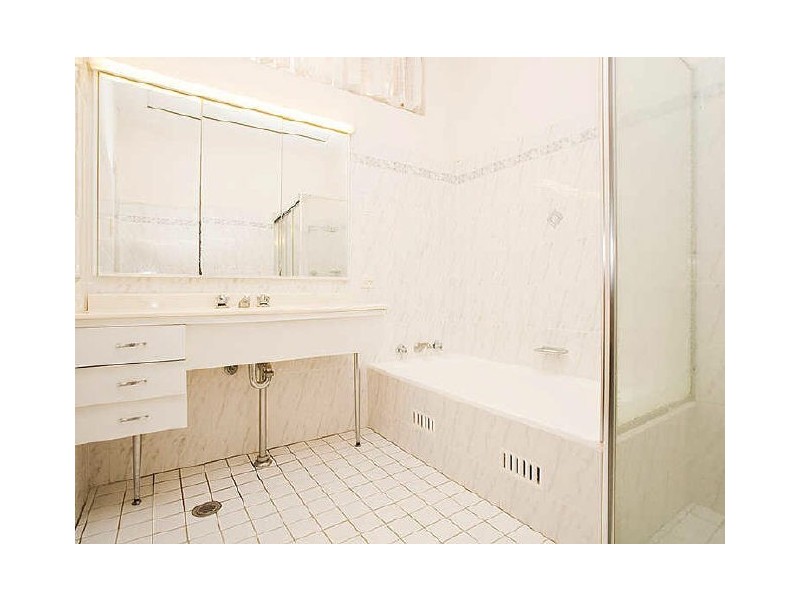 1 Benwerrin Lane, Carss Park NSW 2221