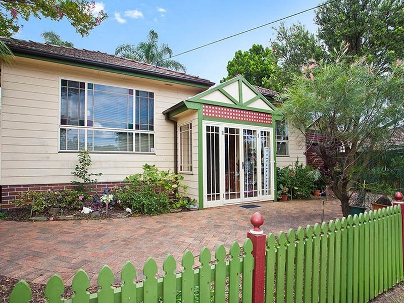 35 Colvin Avenue, Carlton NSW 2218