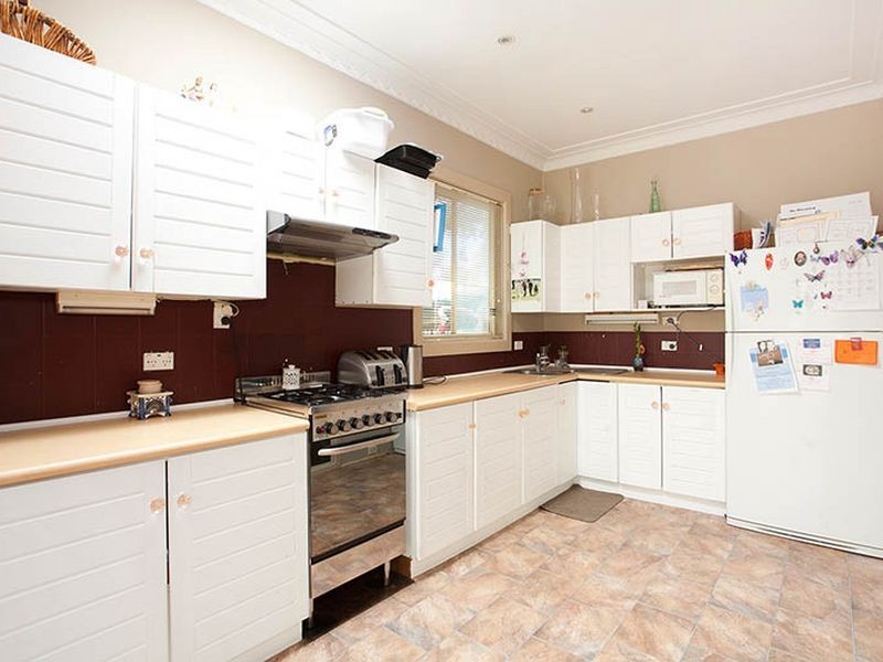 35 Colvin Avenue, Carlton NSW 2218