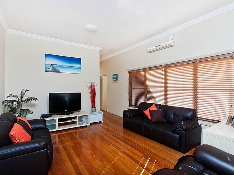 1/18 Chuter Avenue, Monterey NSW 2217