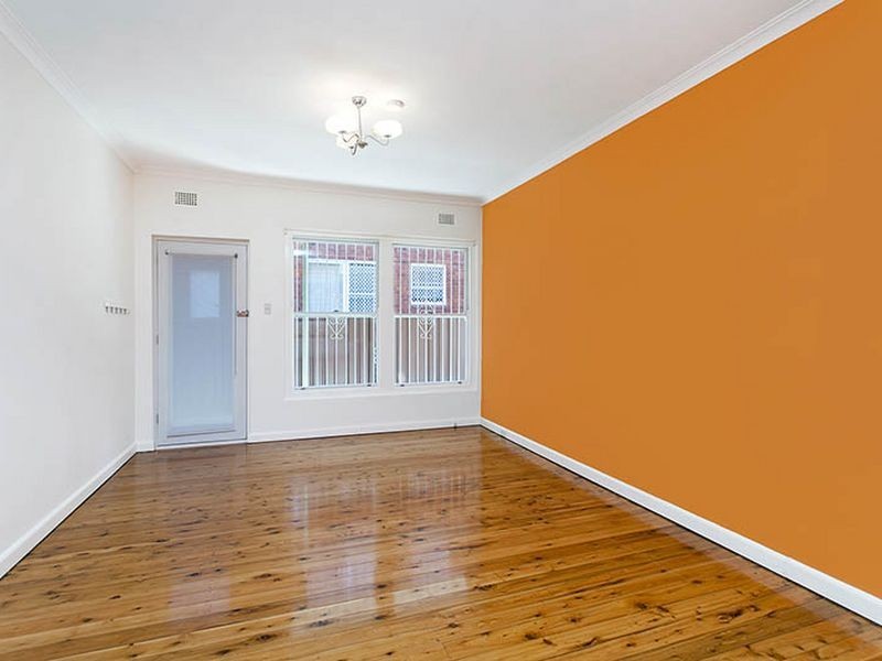 2/23 Hampton Court Road, Carlton NSW 2218