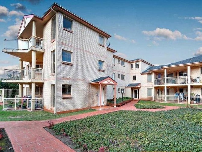 1 Hillview Street, Roselands NSW 2196