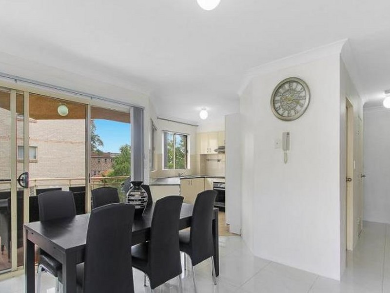 1 Hillview Street, Roselands NSW 2196