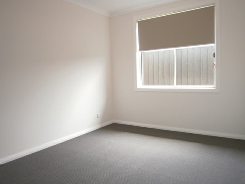 27 Oaklands Circuit, Gregory Hills NSW 2557