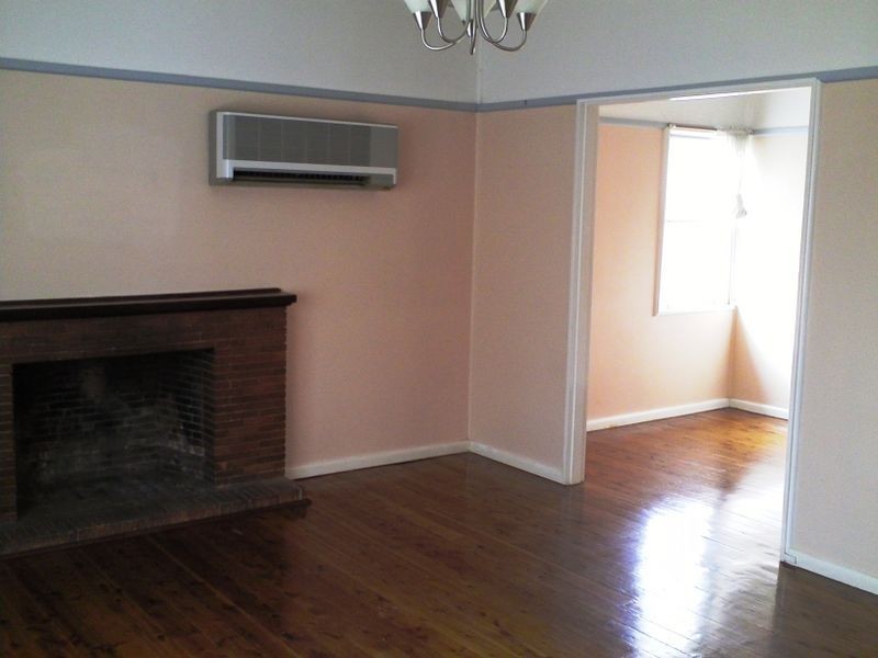 2 Phelps Crescent, Bradbury NSW 2560