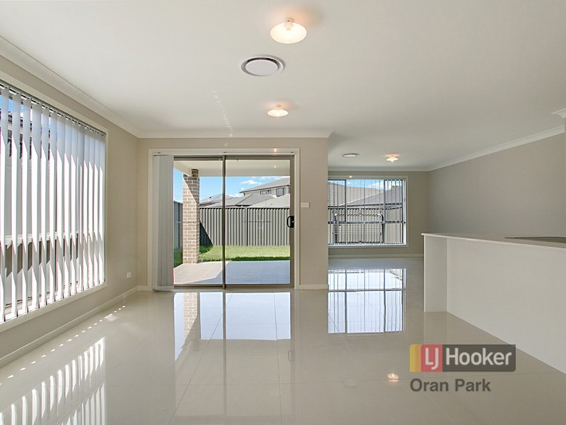 33a Canal Parade, Denham Court NSW 2565