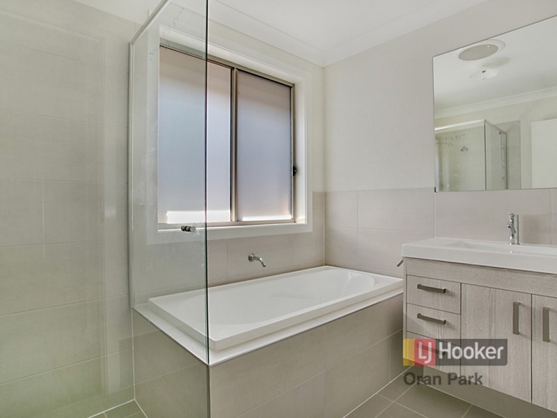 33b Canal Parade, Denham Court NSW 2565