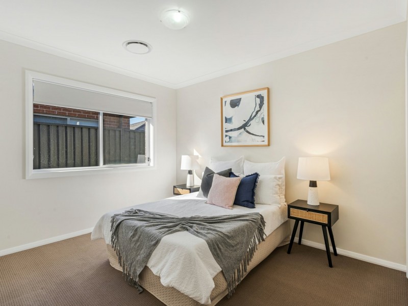 43 Milton Circuit, Oran Park NSW 2570