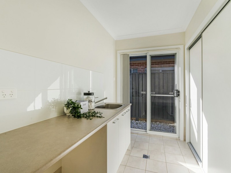 43 Milton Circuit, Oran Park NSW 2570