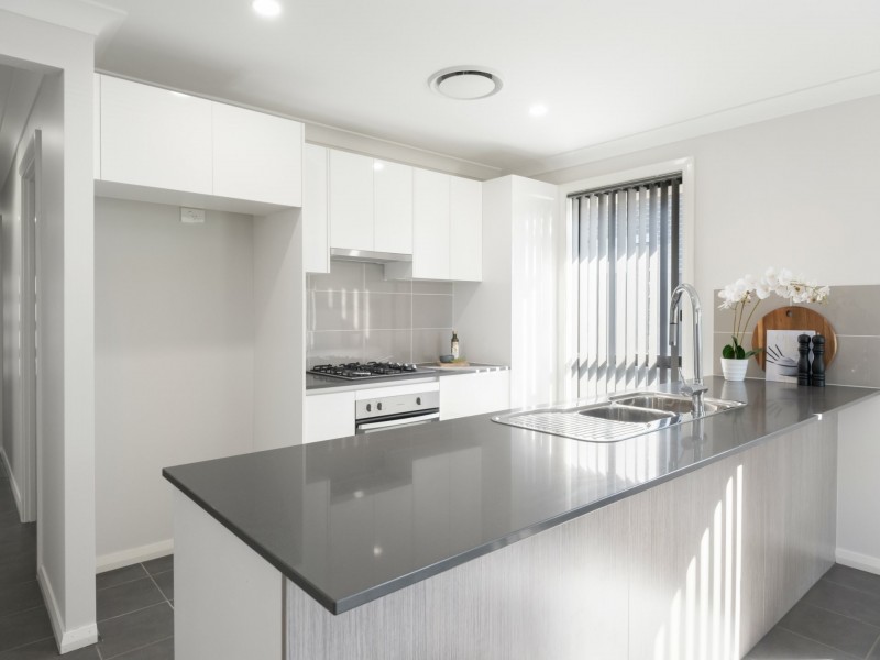 17 Hinton Loop, Oran Park NSW 2570