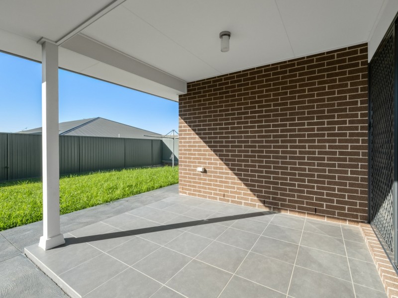 17 Hinton Loop, Oran Park NSW 2570