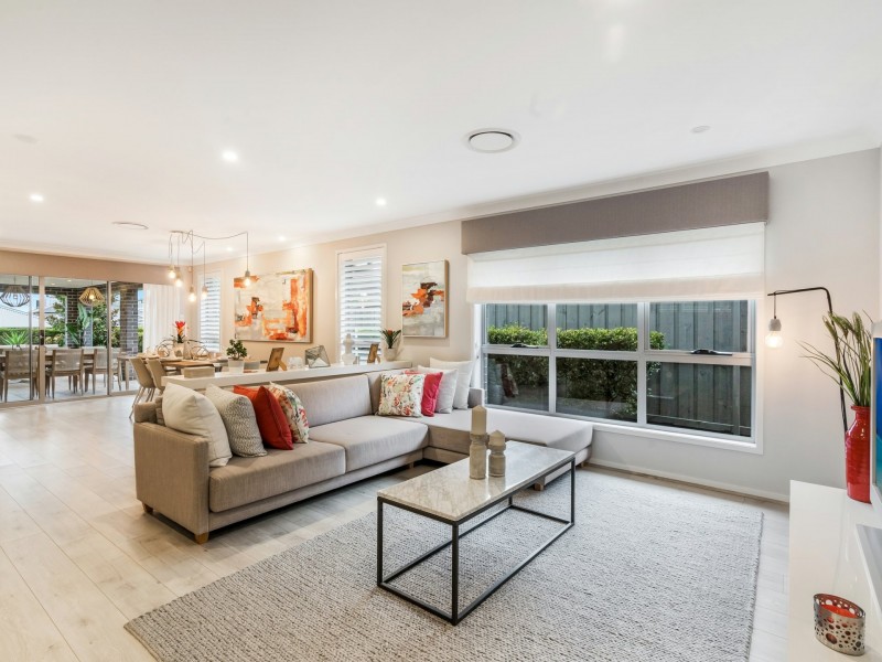 8 Webber Loop, Oran Park NSW 2570