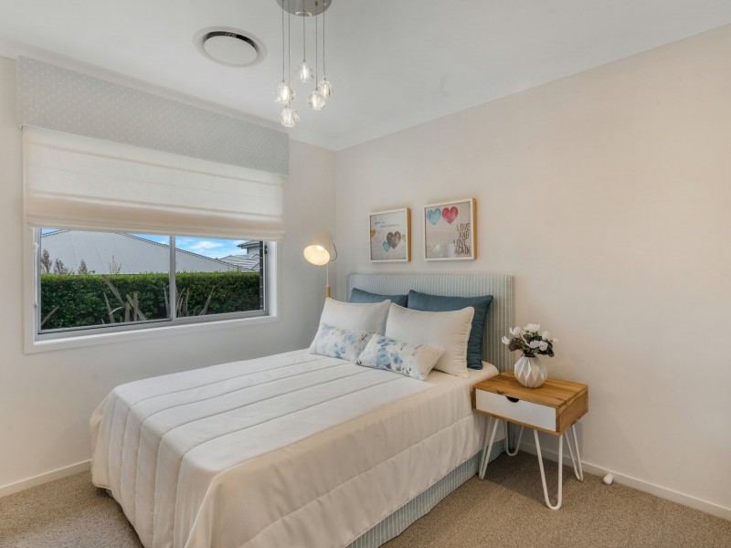 8 Webber Loop, Oran Park NSW 2570