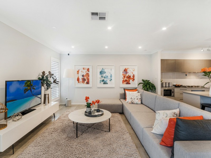 10 Webber Loop, Oran Park NSW 2570