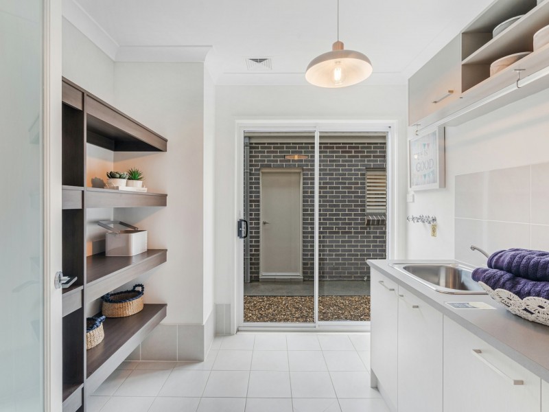 10 Webber Loop, Oran Park NSW 2570