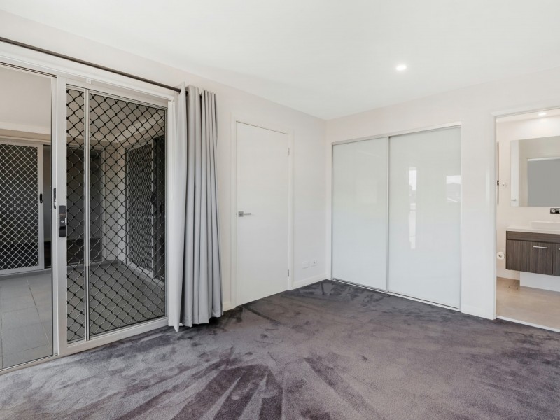 10 Bronze Street, Oran Park NSW 2570