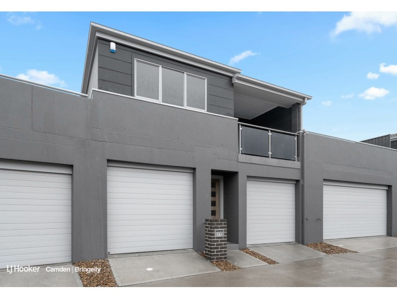 17 Stahl Lane, Oran Park NSW 2570