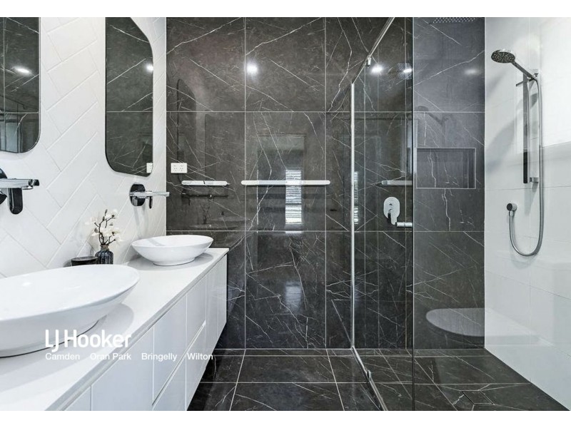 13 Hansford Street, Oran Park NSW 2570