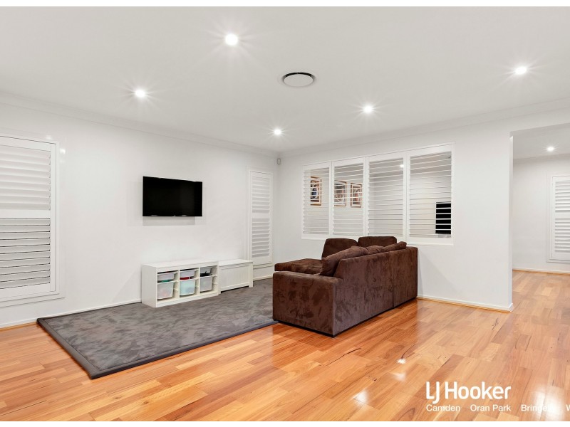 22 Parsons Grove, Oran Park NSW 2570