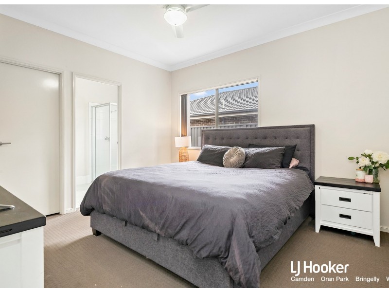 40 Skaife Street, Oran Park NSW 2570