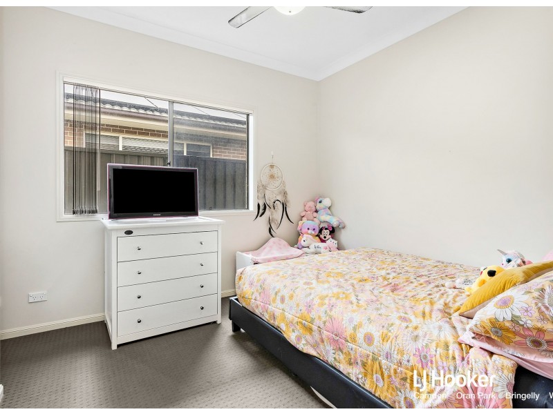 40 Skaife Street, Oran Park NSW 2570