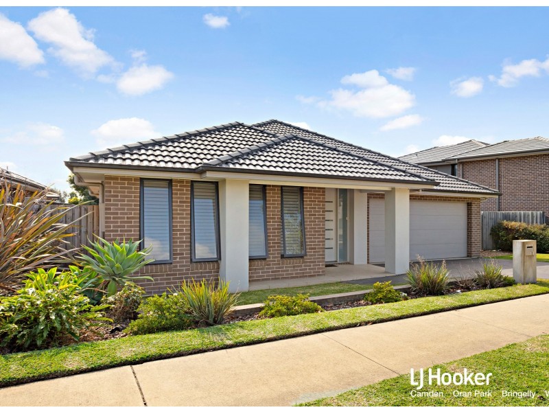 121 Skaife Street, Oran Park NSW 2570