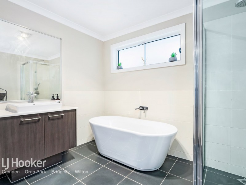 28 Boden Crescent, Oran Park NSW 2570