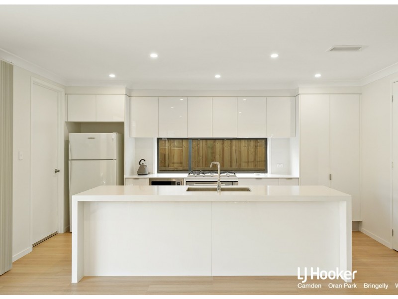 100 Grassbird Avenue, Oran Park NSW 2570