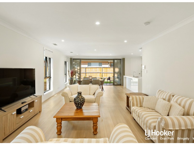 100 Grassbird Avenue, Oran Park NSW 2570