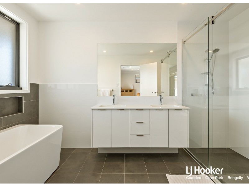 100 Grassbird Avenue, Oran Park NSW 2570