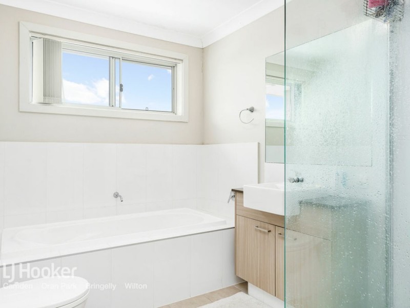 22 Evans Street, Oran Park NSW 2570