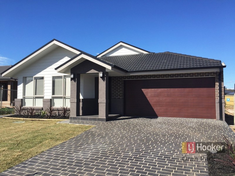 8 Loudon Crescent, Cobbitty NSW 2570