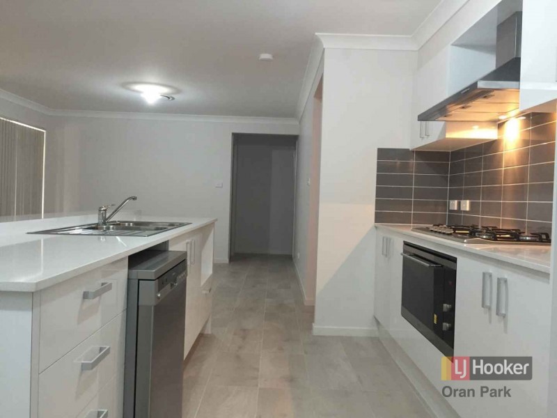 8 Loudon Crescent, Cobbitty NSW 2570