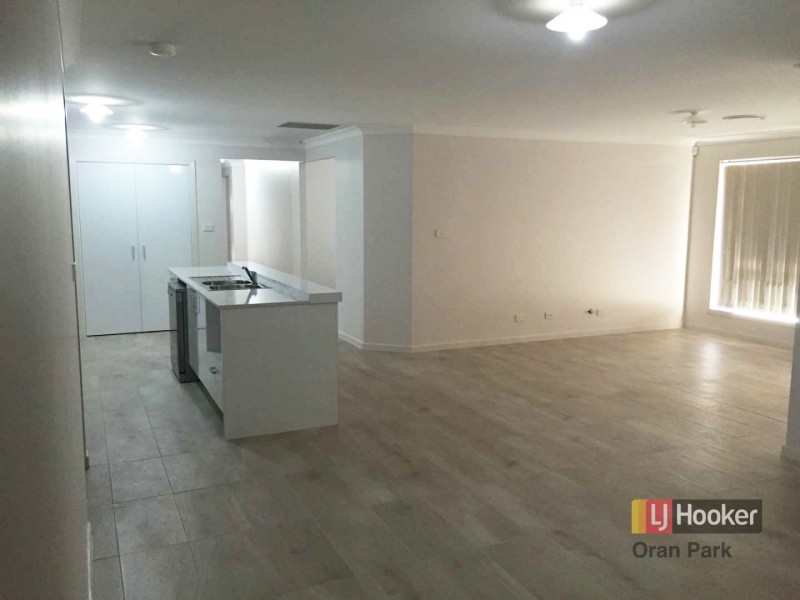 8 Loudon Crescent, Cobbitty NSW 2570