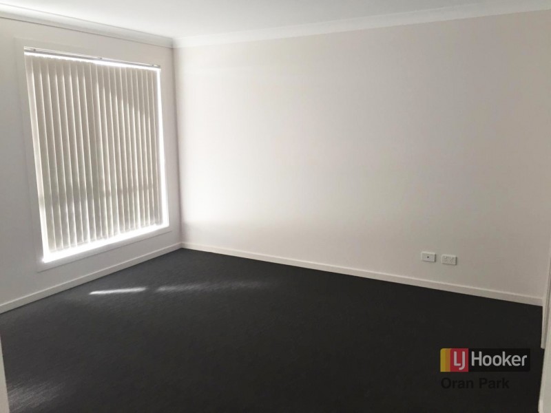 8 Loudon Crescent, Cobbitty NSW 2570
