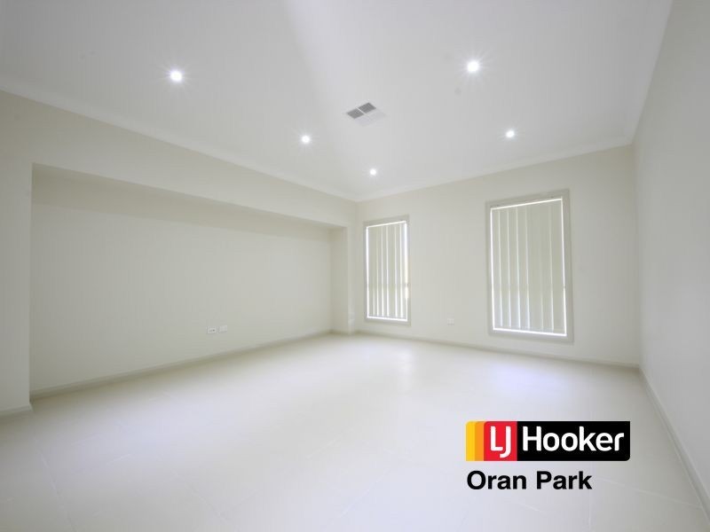 15 Rixon street, Oran Park NSW 2570