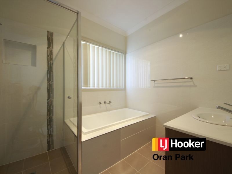 15 Rixon street, Oran Park NSW 2570