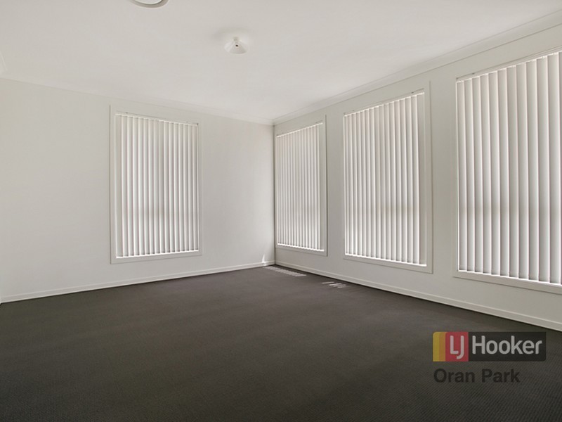 8 Longhurst Street, Oran Park NSW 2570