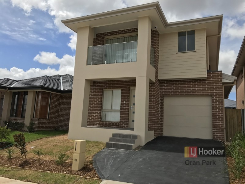 8b Harvey Street, Oran Park NSW 2570