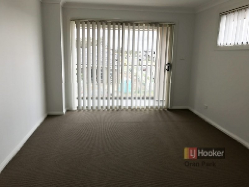 8b Harvey Street, Oran Park NSW 2570