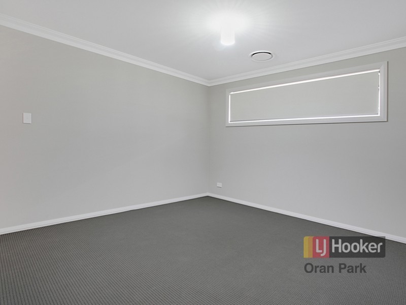 11 Taylor Street, Oran Park NSW 2570