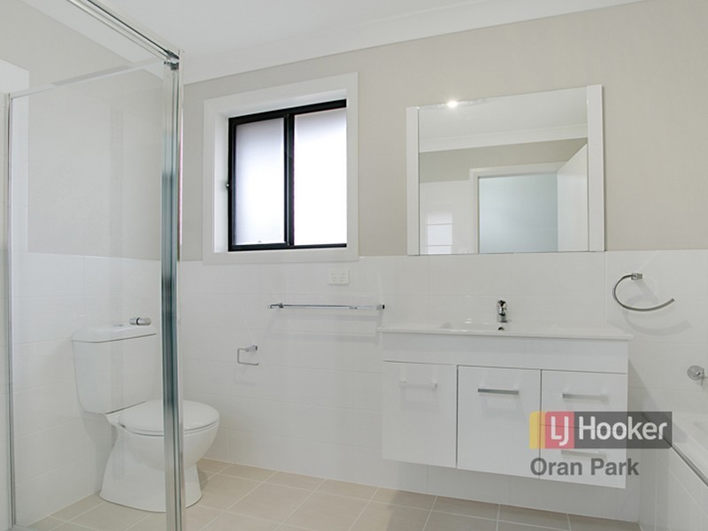 11 Taylor Street, Oran Park NSW 2570