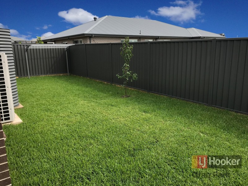 12 Weldon Street, Oran Park NSW 2570