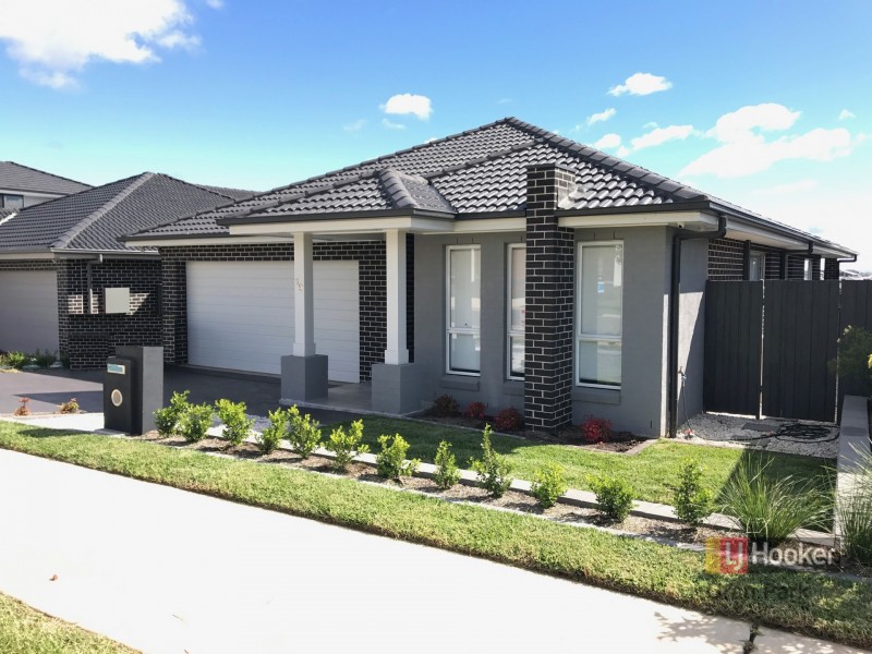19 Thorpe Circuit, Oran Park NSW 2570