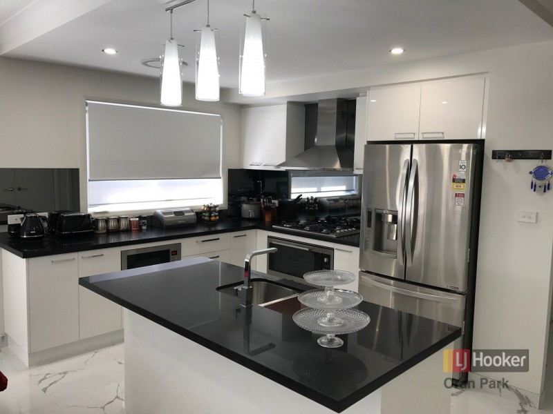 19 Thorpe Circuit, Oran Park NSW 2570