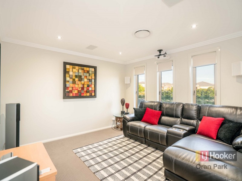 25 Buckingham Loop, Oran Park NSW 2570