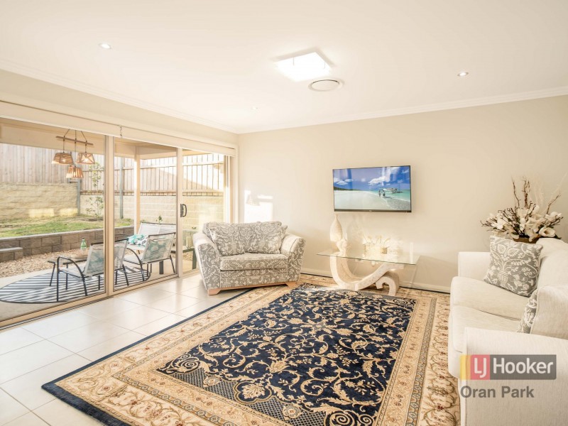 25 Buckingham Loop, Oran Park NSW 2570