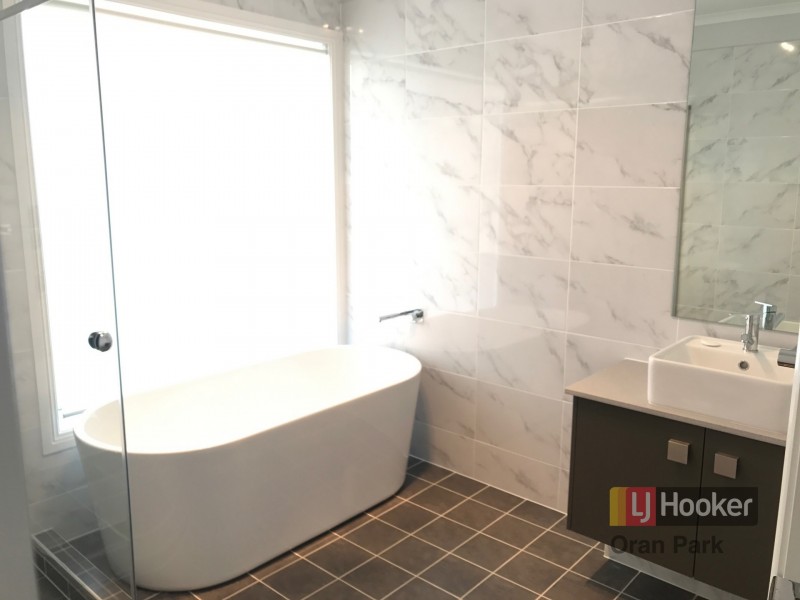 42 Flintlock Drive, Harrington Park NSW 2567